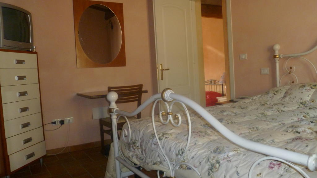 Le Ginestre B & B Massarosa Habitación foto